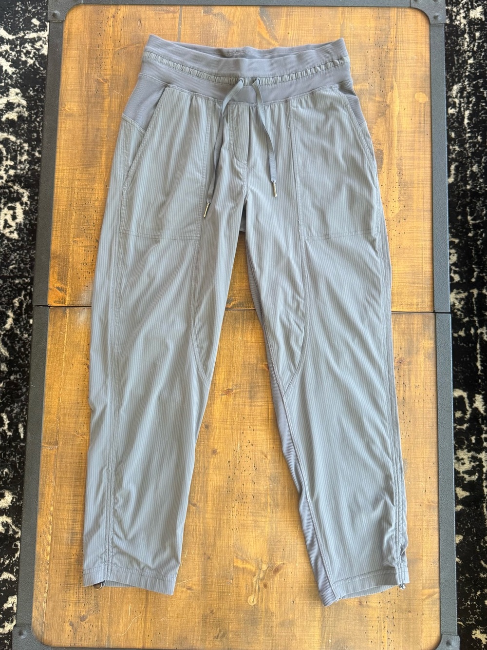 Women’s Lululemon Grey Midrise Dance Studio Cropped Pants